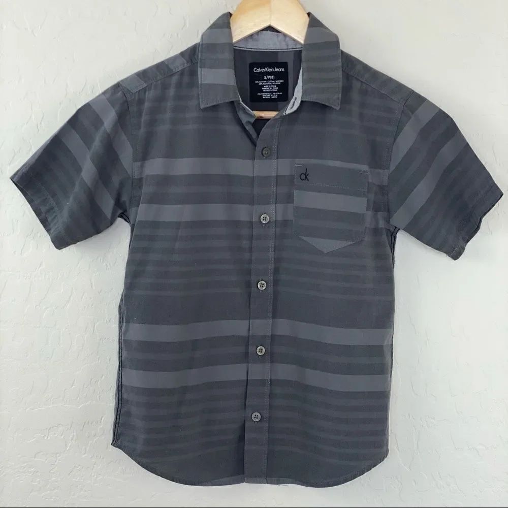 Calvin Klein gray striped short sleeve button up shirt boys size small